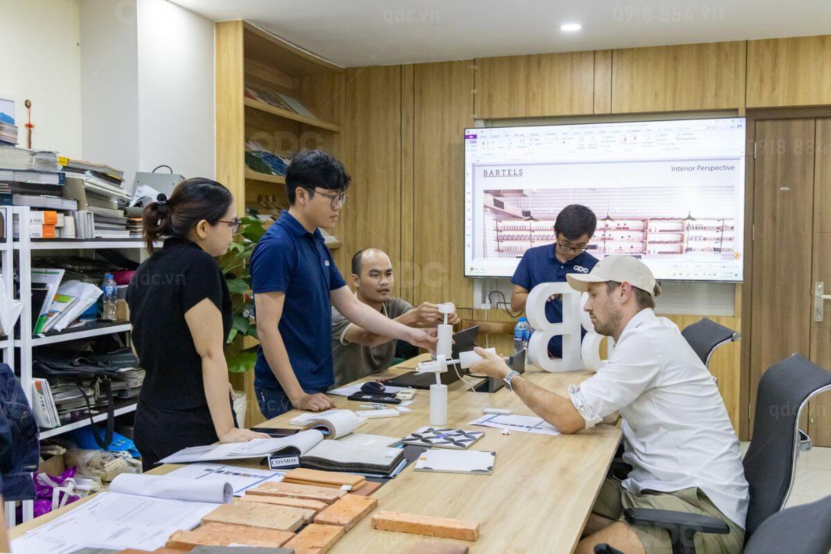 Duyệt mẫu tiệm bánh & cafe Bartels Lê Thánh Tôn