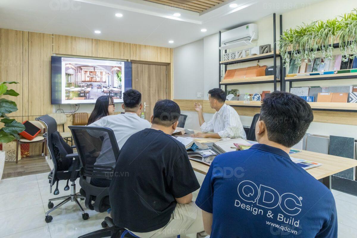 DUYỆT MẪU DỰ ÁN NƯỚC NGOÀI TẠI VĂN PHÒNG QDC