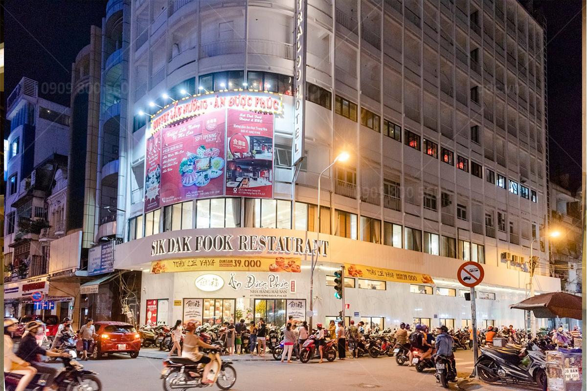 Hoan-thien-kha i-truong-thiet -ke-thi-cong-n ha-hang-Hoa-si k-dak-fook1-4. jpg