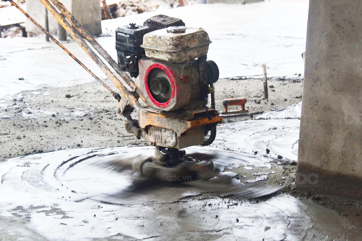 Thi công nhà hàng bằng phương pháp xoa sàn bê tông