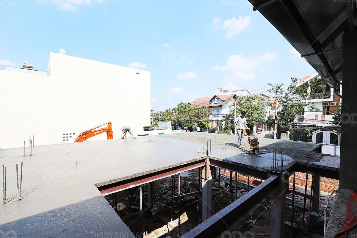 Thi công nhà hàng bằng phương pháp xoa sàn bê tông